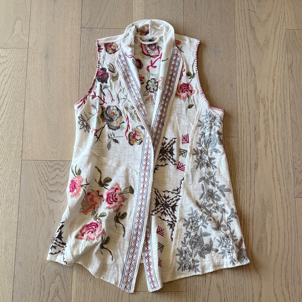 John Mark Floral Embroidered Sleeveless Blouse